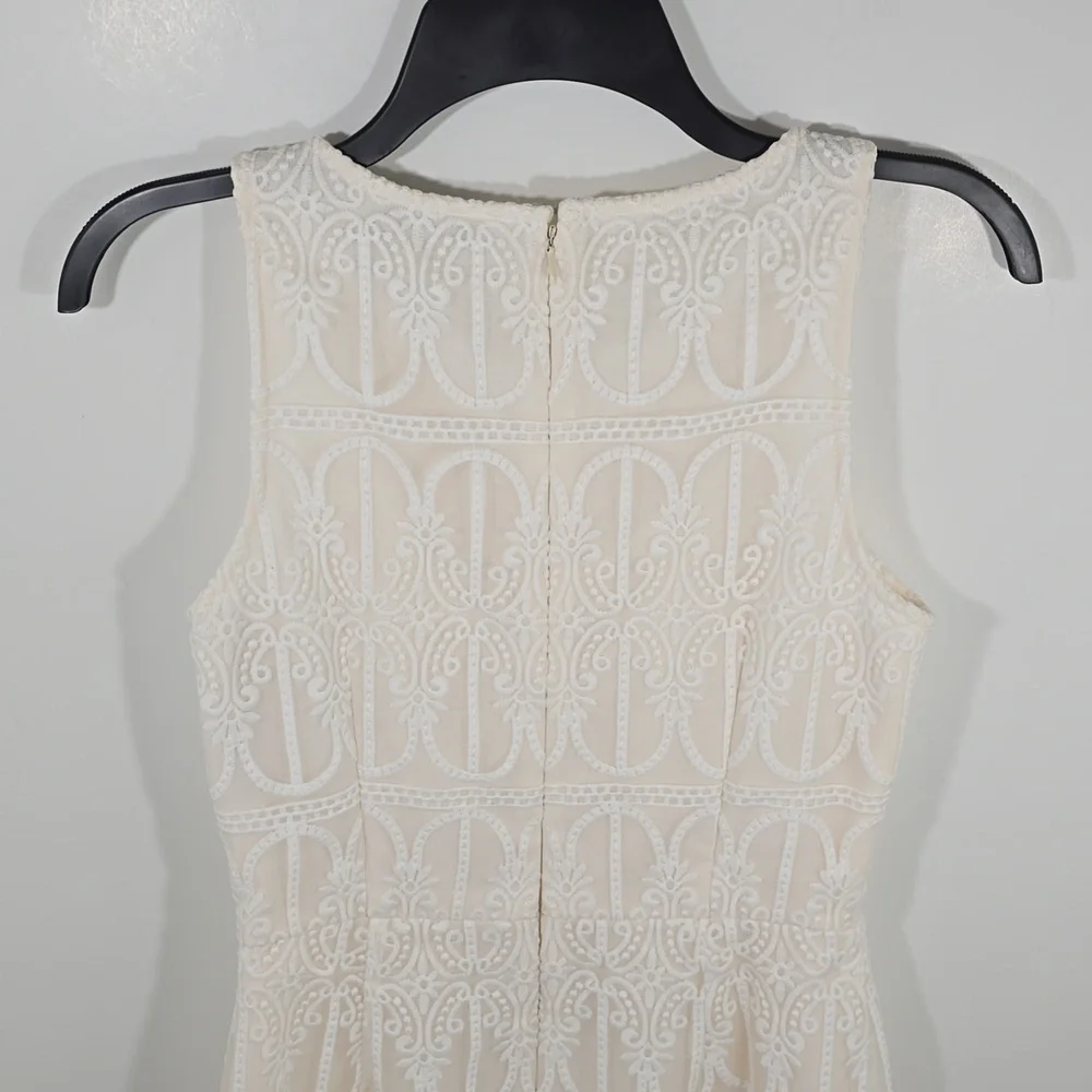 {Katherine Kelly} NWT Drea Off White Lace Dress - Size 2 - Picture 9 of 15